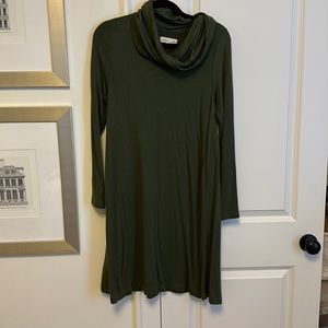 Dark Green Lou & Grey - super soft dress size small